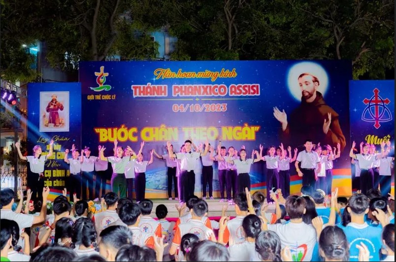 Giới trẻ Giáo xứ Chúc Lý mừng lễ quan thầy lần đầu tiên