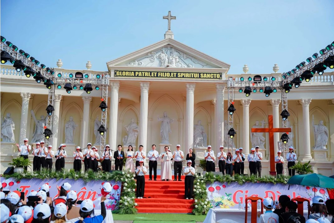 Đại hội Giới trẻ Giáo hạt Phủ Lý lần thứ 7: “Tuổi xuân gia đình”