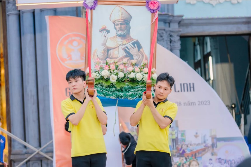 Giới trẻ Giáo xứ Động Linh hân hoan mừng kính thánh Augustino quan thầy
