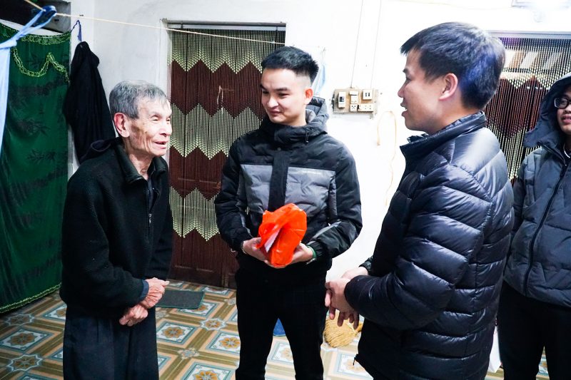 Giới Trẻ Xuân Bảng: “Tết Yêu Thương – Xuân Ấm Áp” Đến Với Các Gia Đình Khó Khăn