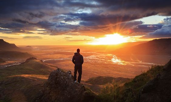 Giúp người trẻ thiết lập “nguyên lý và nền tảng” cho cuộc đời